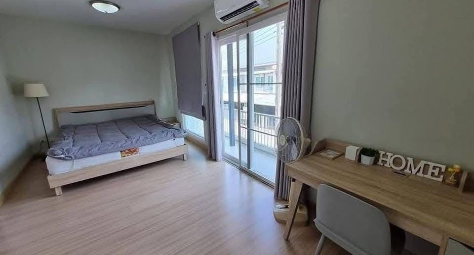 For rent 3 bedrooms townhouse in Mueang Chiang Mai, Chiang Mai