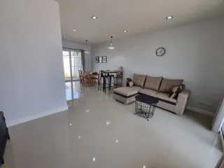 For rent 3 bedrooms townhouse in Mueang Chiang Mai, Chiang Mai