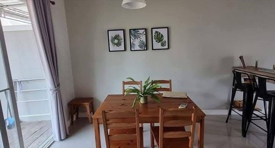For rent 3 bedrooms townhouse in Mueang Chiang Mai, Chiang Mai