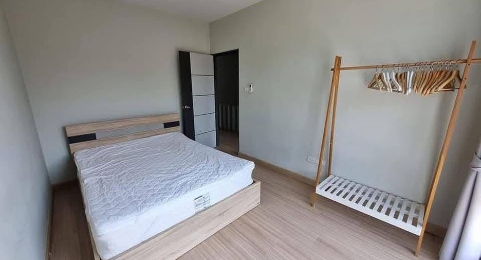 For rent 3 bedrooms townhouse in Mueang Chiang Mai, Chiang Mai