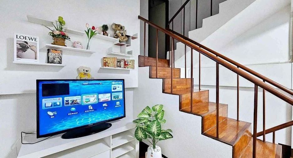 For rent 2 bedrooms townhouse in Mueang Chiang Mai, Chiang Mai