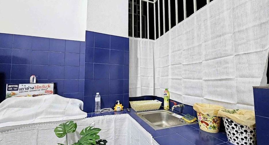 For rent 2 bedrooms townhouse in Mueang Chiang Mai, Chiang Mai