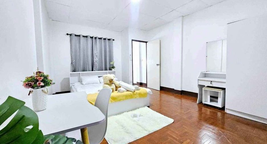 For rent 2 bedrooms townhouse in Mueang Chiang Mai, Chiang Mai