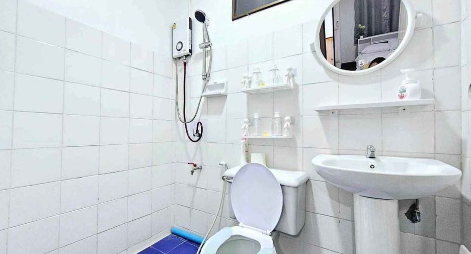 For rent 2 bedrooms townhouse in Mueang Chiang Mai, Chiang Mai