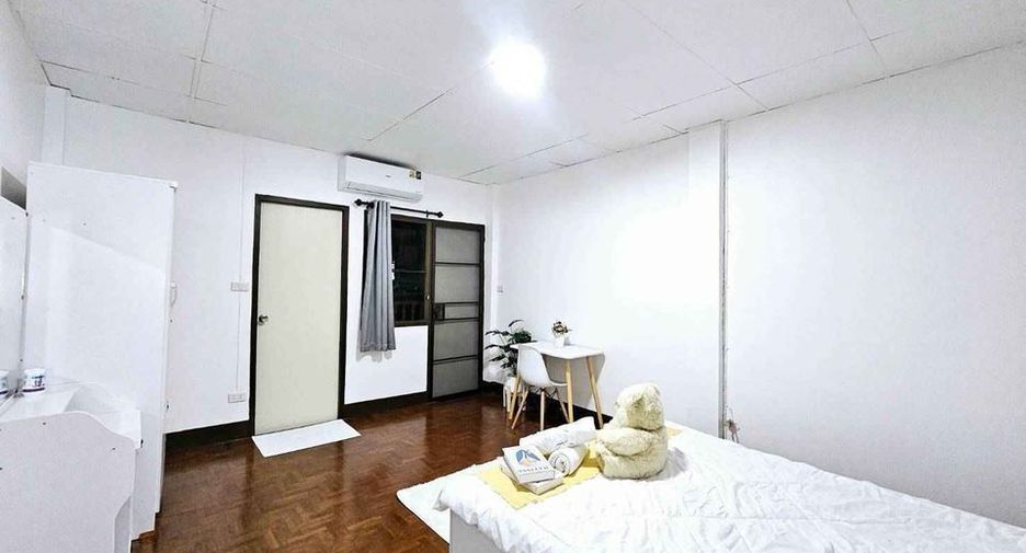 For rent 2 bedrooms townhouse in Mueang Chiang Mai, Chiang Mai