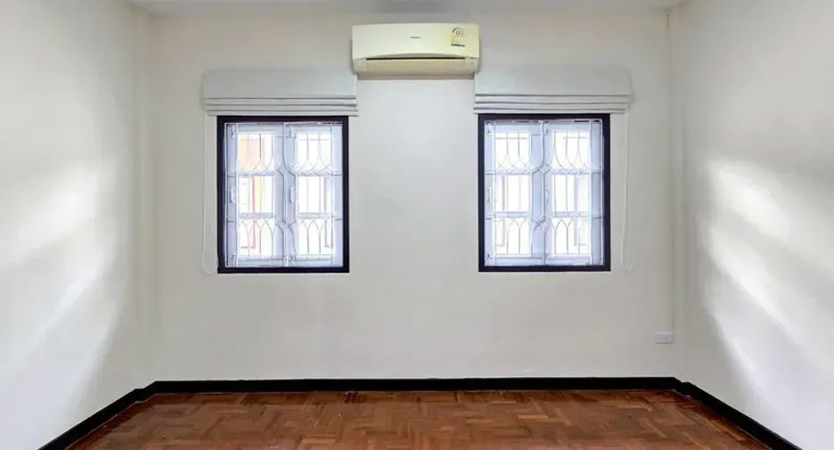 For sale 2 bedrooms townhouse in Mueang Chiang Mai, Chiang Mai