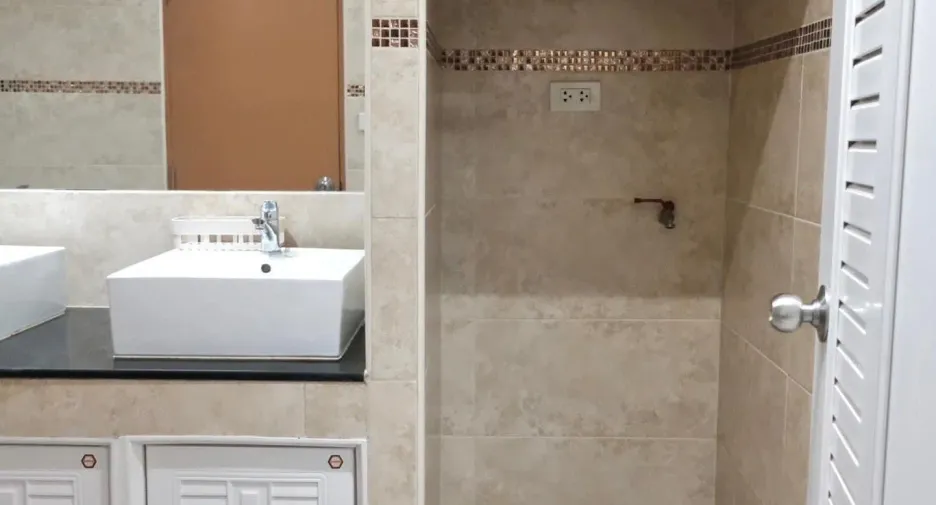 Condo en alquiler de 2 habitaciones en Mueang Chiang Mai, Chiang Mai