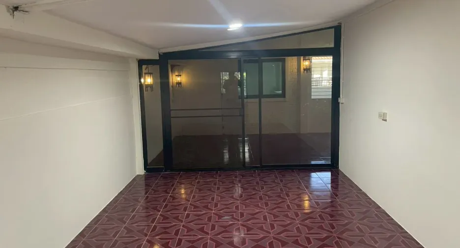 For rent 3 bedrooms house in Mueang Chiang Mai, Chiang Mai