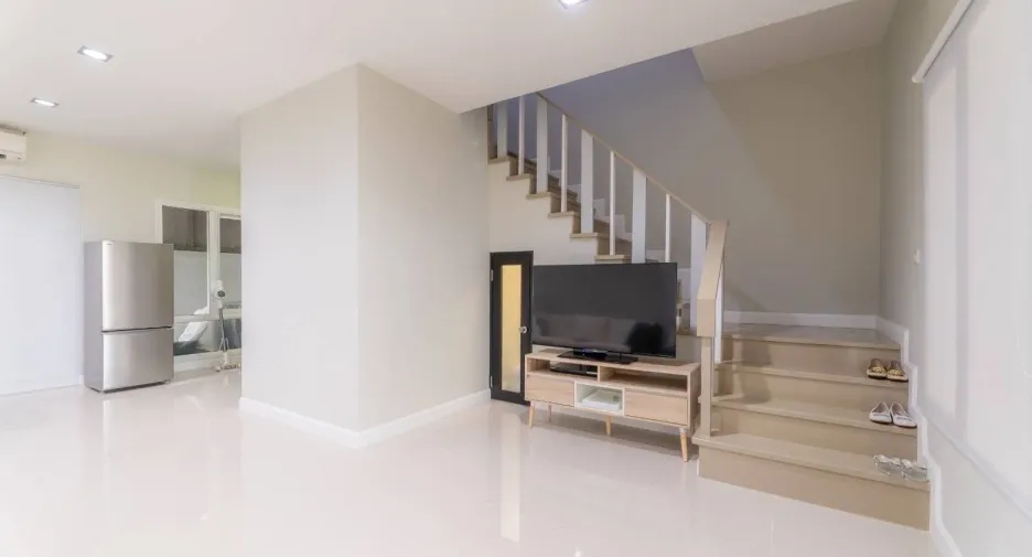 For rent 3 bedrooms townhouse in Mueang Chiang Mai, Chiang Mai