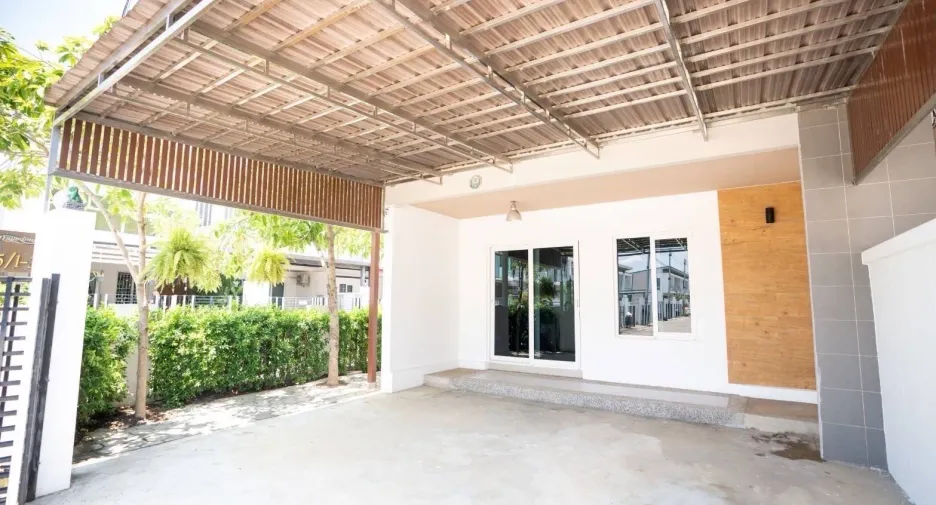For rent 3 bedrooms townhouse in Mueang Chiang Mai, Chiang Mai