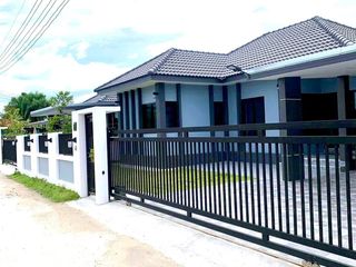 For rent 3 bedrooms house in Saraphi, Chiang Mai