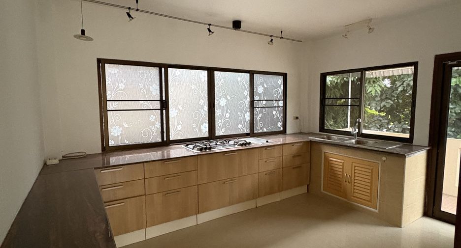 For rent 3 bedrooms house in Mae Rim, Chiang Mai