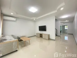 For rent 2 bedrooms townhouse in San Kamphaeng, Chiang Mai