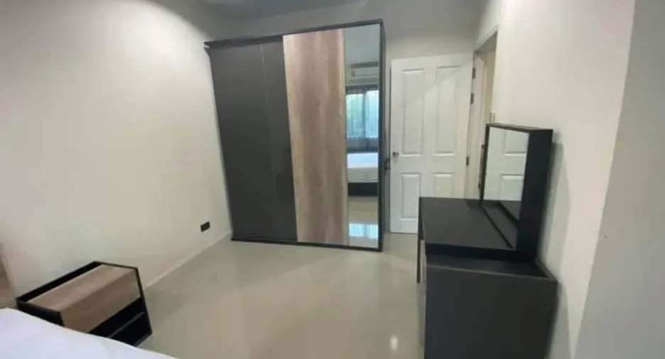 For rent 2 bedrooms townhouse in Mueang Chiang Mai, Chiang Mai