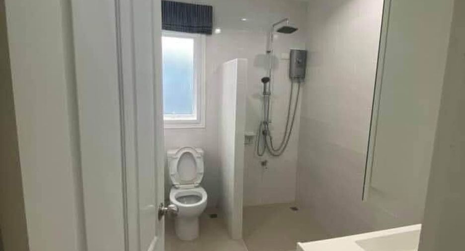 For rent 2 bedrooms townhouse in Mueang Chiang Mai, Chiang Mai