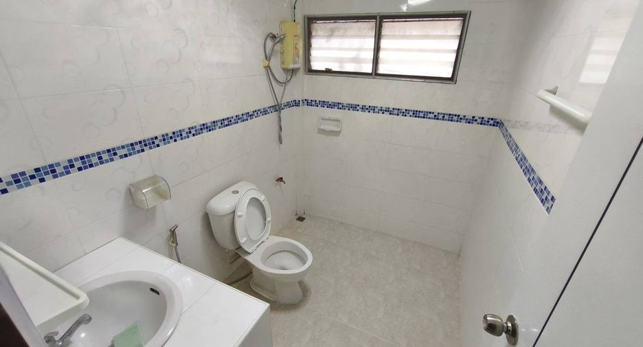 For rent 3 bedrooms house in Mueang Chiang Mai, Chiang Mai