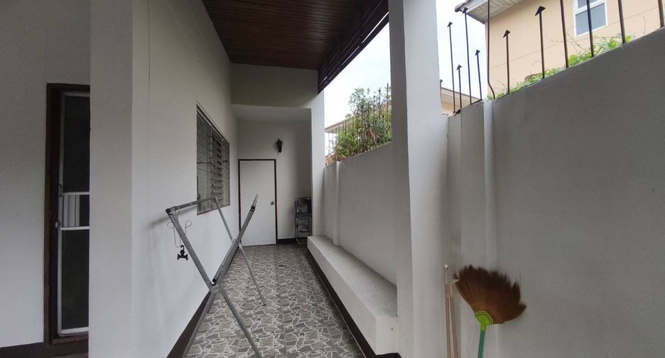 For rent 3 bedrooms house in Mueang Chiang Mai, Chiang Mai