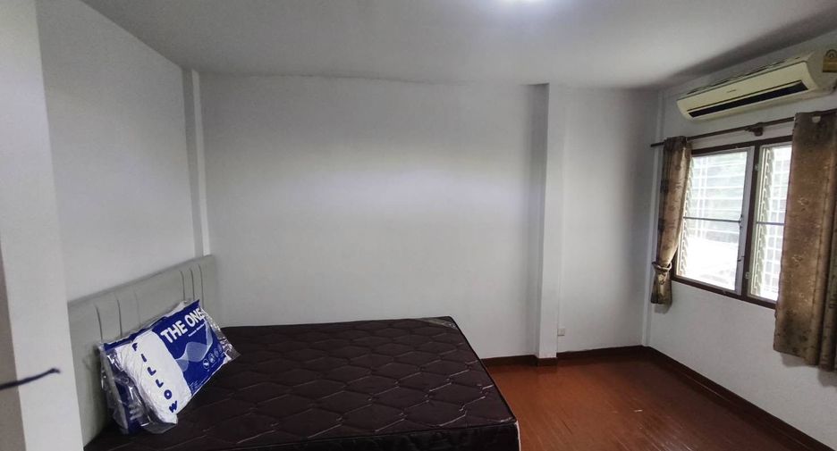 For rent 3 bedrooms house in Mueang Chiang Mai, Chiang Mai