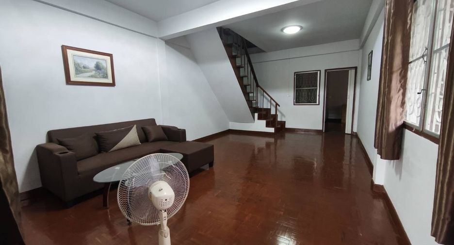 For rent 3 bedrooms house in Mueang Chiang Mai, Chiang Mai