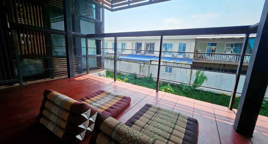 For rent 3 bedrooms townhouse in Mueang Chiang Mai, Chiang Mai