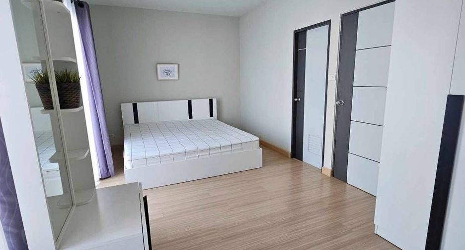 For rent 3 bedrooms townhouse in Mueang Chiang Mai, Chiang Mai