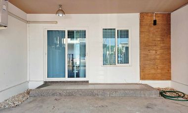 For rent 3 bedrooms townhouse in Mueang Chiang Mai, Chiang Mai