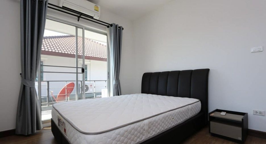 For rent 3 bedrooms house in San Kamphaeng, Chiang Mai