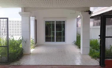For rent 3 bedrooms house in Mueang Chiang Mai, Chiang Mai