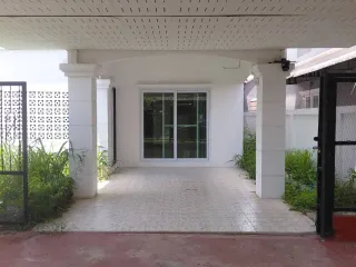 For rent 3 bedrooms house in Mueang Chiang Mai, Chiang Mai