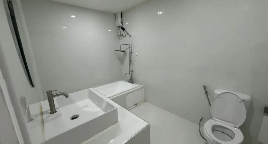 Condo en alquiler de 2 habitaciones en Mueang Chiang Mai, Chiang Mai