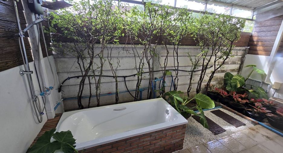 For rent 2 bedrooms house in Mueang Chiang Mai, Chiang Mai