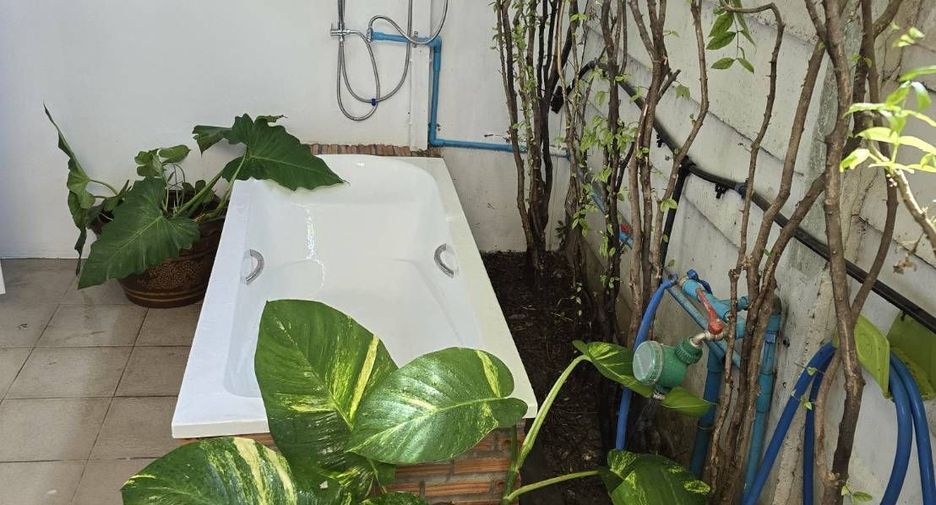 For rent 2 bedrooms house in Mueang Chiang Mai, Chiang Mai