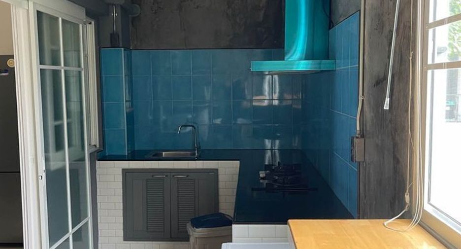 For rent 4 bedrooms townhouse in Mueang Chiang Mai, Chiang Mai