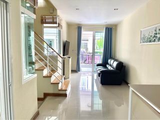 For rent 4 bedrooms townhouse in Mueang Chiang Mai, Chiang Mai
