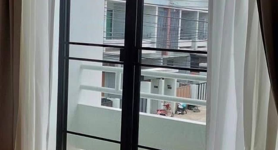 For rent 2 bedrooms townhouse in San Sai, Chiang Mai