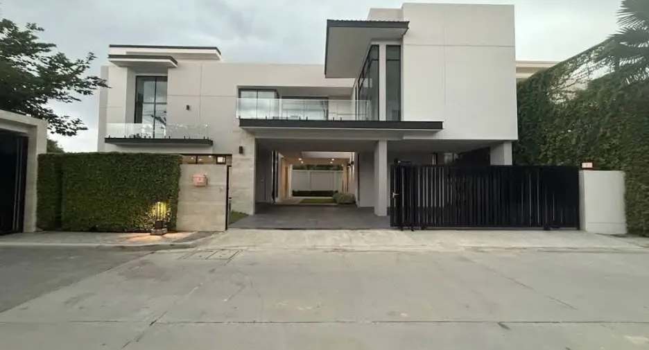 For rent 5 bedrooms house in Bang Khen, Bangkok
