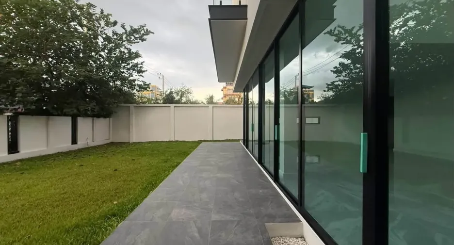 For rent 5 bedrooms house in Bang Khen, Bangkok