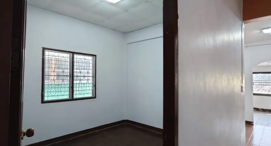 À vendre 3 chambres maison à Mueang Lamphun, Lamphun
