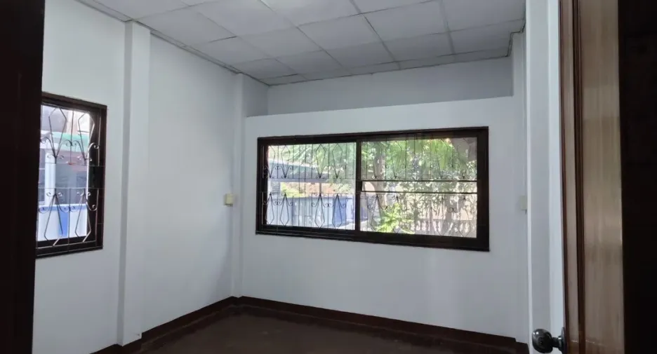 À vendre 3 chambres maison à Mueang Lamphun, Lamphun