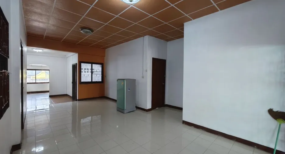À vendre 3 chambres maison à Mueang Lamphun, Lamphun
