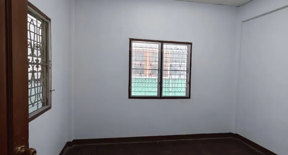 À vendre 3 chambres maison à Mueang Lamphun, Lamphun