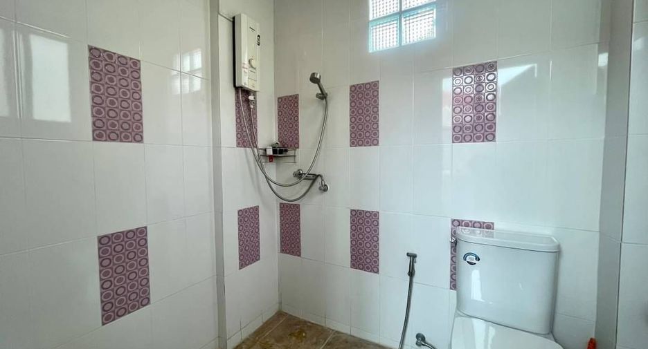 For rent 2 bedrooms townhouse in Mueang Chiang Mai, Chiang Mai