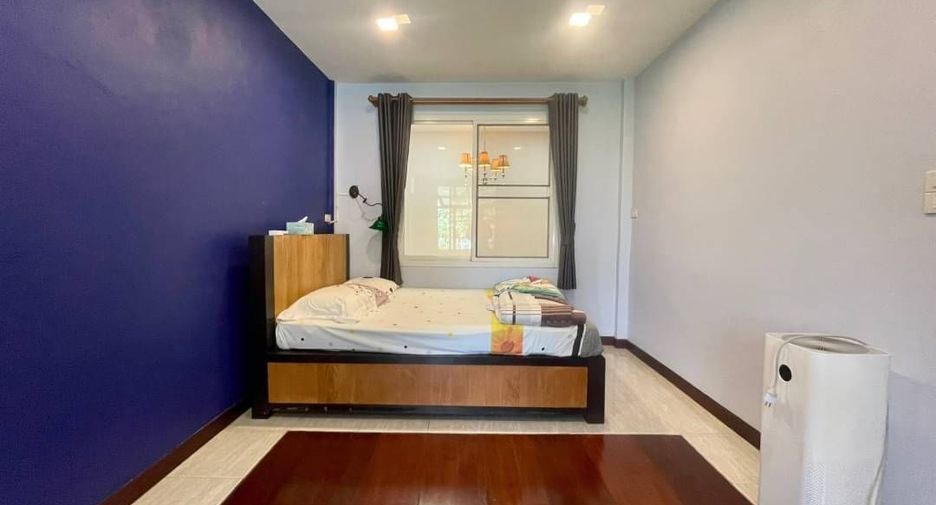 For rent 2 bedrooms townhouse in Mueang Chiang Mai, Chiang Mai