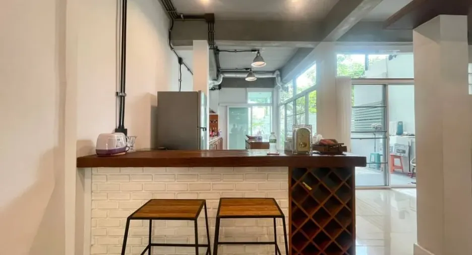 For rent 2 bedrooms townhouse in Mueang Chiang Mai, Chiang Mai