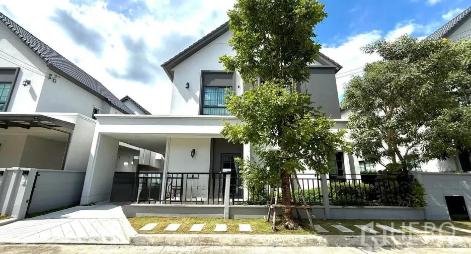 For rent 4 bedrooms house in Bang Phli, Samut Prakan