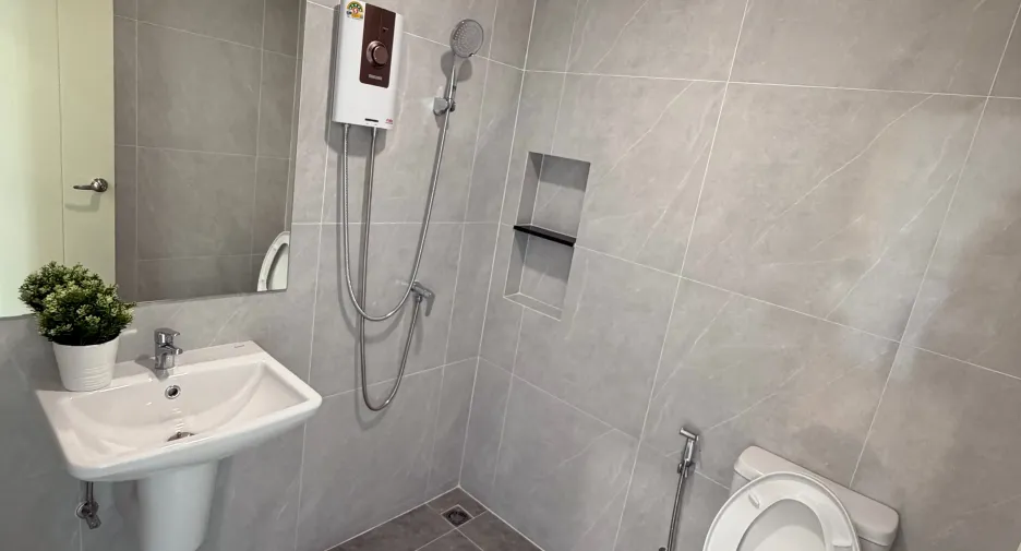 For rent 3 bedrooms townhouse in Bang Phli, Samut Prakan