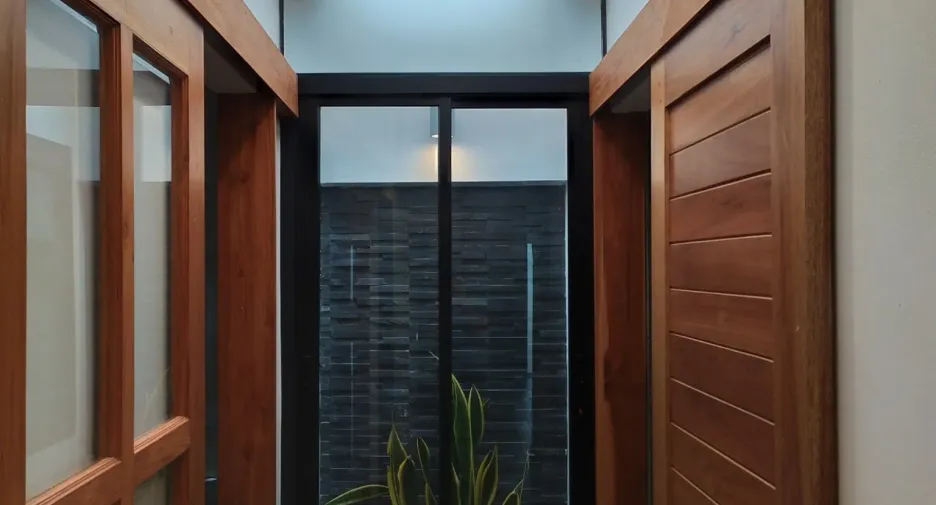 For rent 2 bedrooms townhouse in Mueang Chiang Mai, Chiang Mai