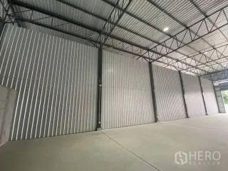 For rent warehouse in Mueang Samut Prakan, Samut Prakan