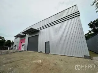 For rent warehouse in Mueang Samut Prakan, Samut Prakan