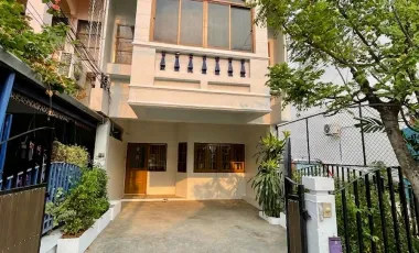 For rent 2 bedrooms townhouse in Mueang Chiang Mai, Chiang Mai